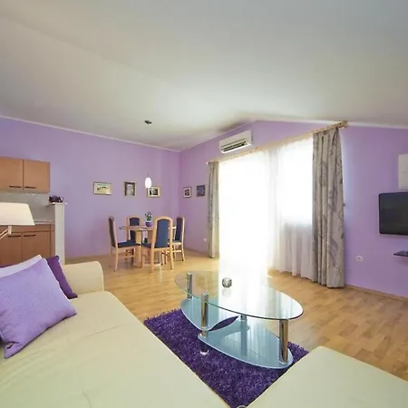 Big Blue - One-bedroom With Balcony And Sea View Appartamento