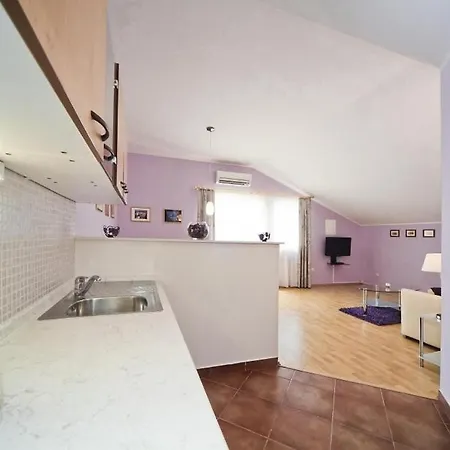 Apartment Big Blue - One-bedroom With Balcony And Sea View