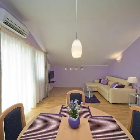 Big Blue - One-bedroom With Balcony And Sea View *